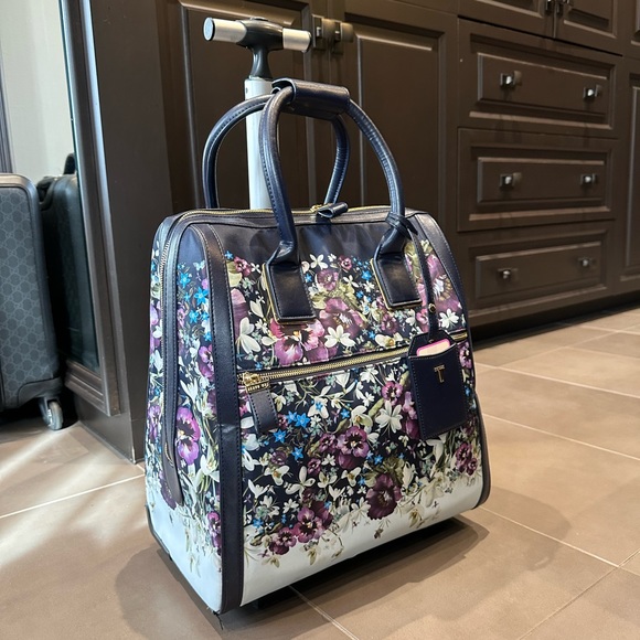 travel case ted baker